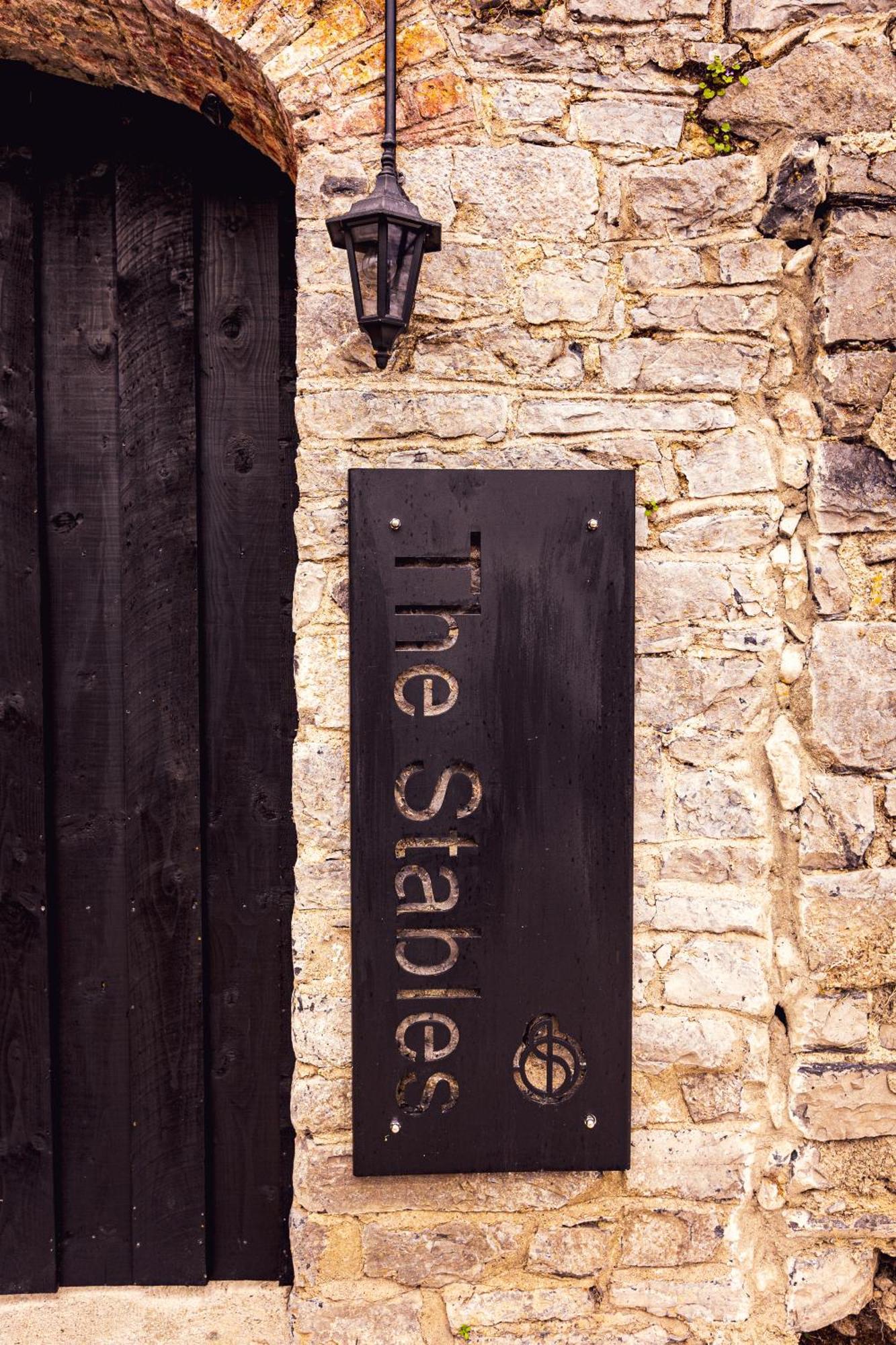 Stay Barrow Blueway - The Stables Monasterevin Exterior photo